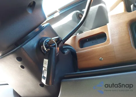 1993 Ford Econoline E150 Van z USA, uszkodzony, nr VIN 1FDEE14H4PHB16824